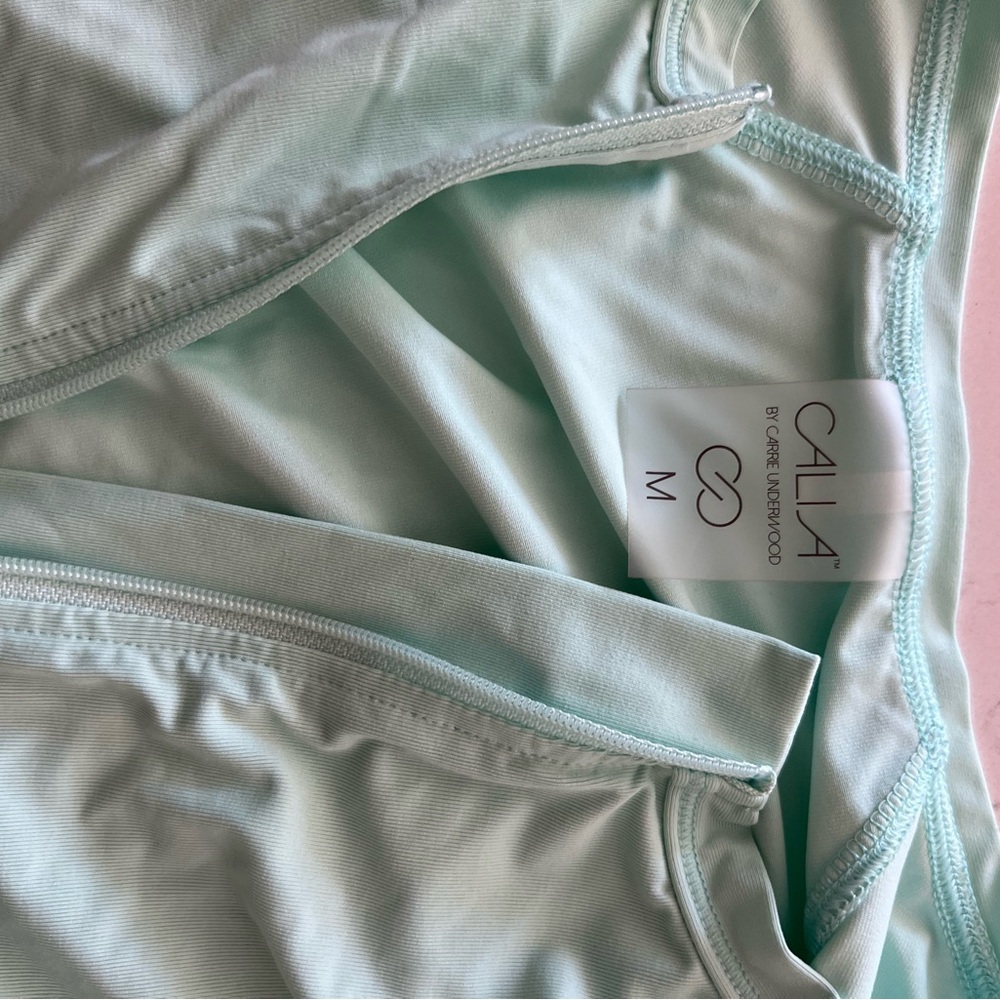 Mint Green Rash Guard - Picture 3 of 4